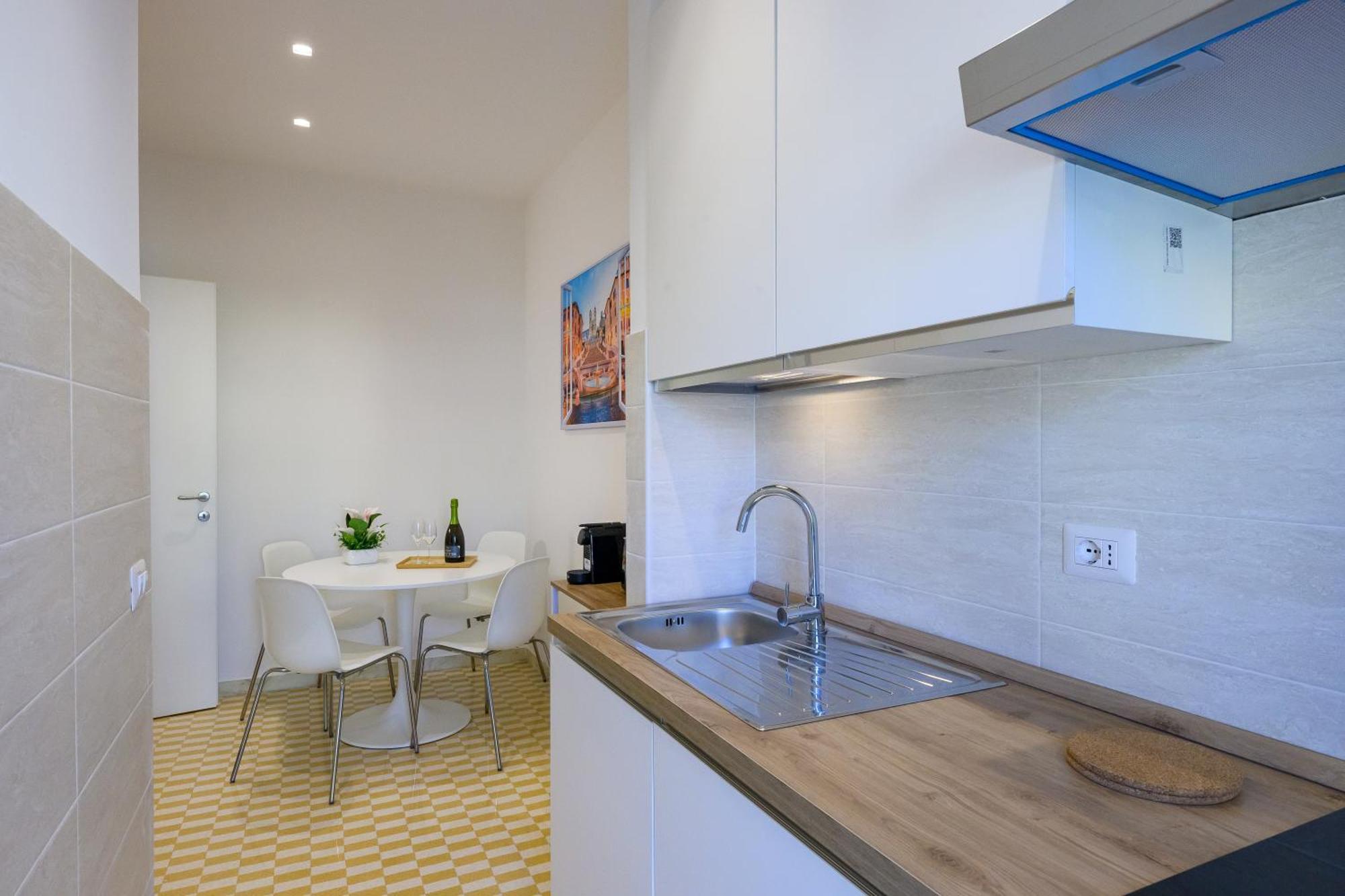 Luxury Suite-Metro Malatesta Рим Экстерьер фото