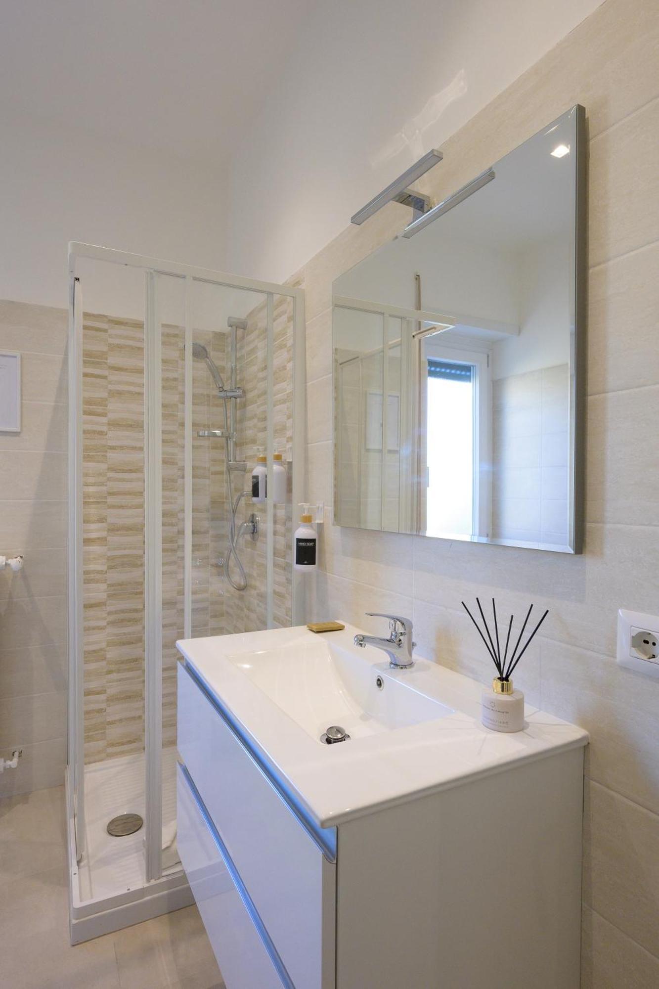 Luxury Suite-Metro Malatesta Рим Экстерьер фото